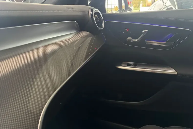 Mercedes-Benz GLC 300 din 2024 cu 7.700 km - oferta MER177066 - foto 18