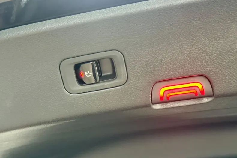 Mercedes-Benz GLC 300 din 2024 cu 7.700 km - oferta MER177066 - foto 20