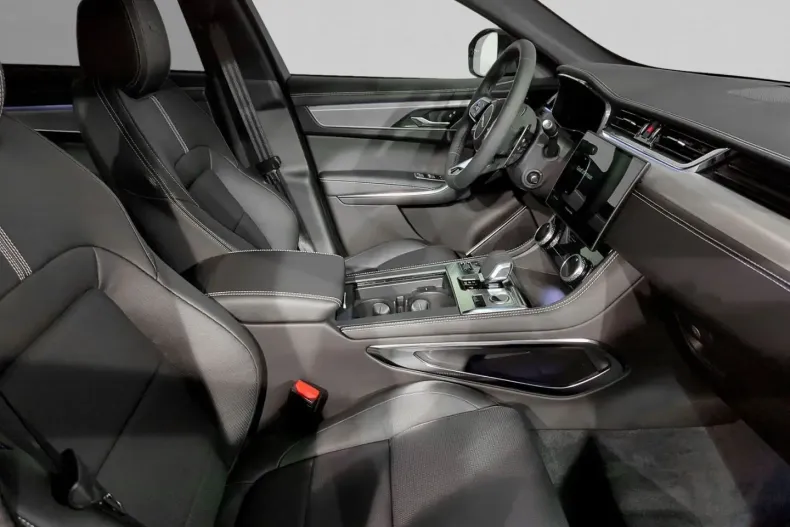 Jaguar F-Pace din 2024 cu 8.000 km - oferta JAG177068 - foto 11