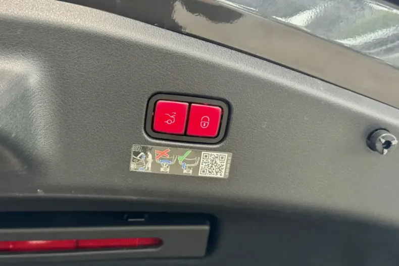 Mercedes-Benz CLE 220 din 2025 cu 15.000 km - oferta MER177071 - foto 24