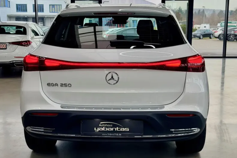 Mercedes-Benz EQA din 2025 cu 6.900 km - oferta MER177074 - foto 6