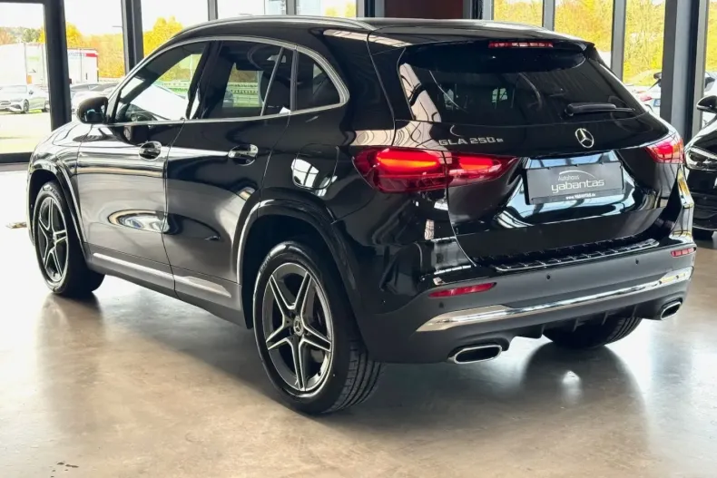 Mercedes-Benz GLA 250 din 2024 cu 9.500 km - oferta MER177076 - foto 3