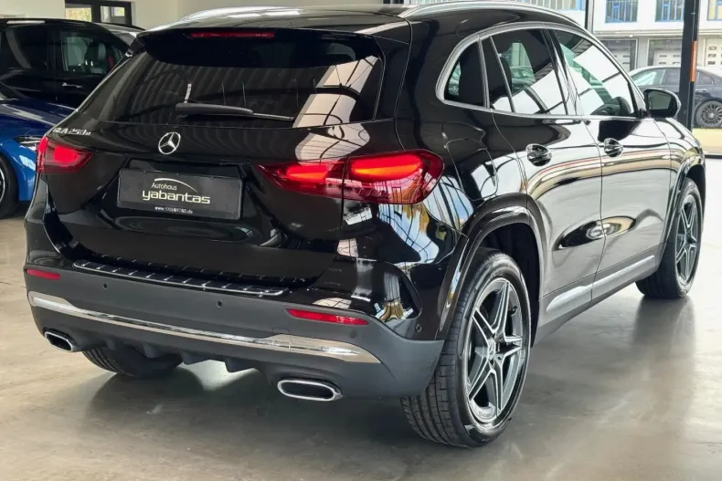 Mercedes-Benz GLA 250 din 2024 cu 9.500 km - oferta MER177076 - foto 4