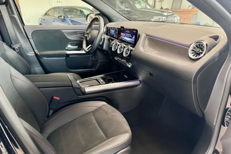 Mercedes-Benz GLA 250 din 2024 cu 9.500 km - oferta MER177076 - foto 5