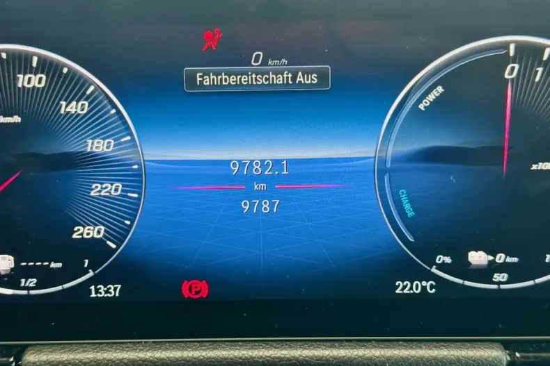 Mercedes-Benz GLA 250 din 2024 cu 9.500 km - oferta MER177076 - foto 13