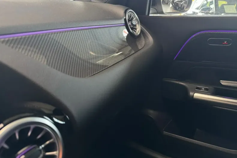 Mercedes-Benz GLA 250 din 2024 cu 9.500 km - oferta MER177076 - foto 20