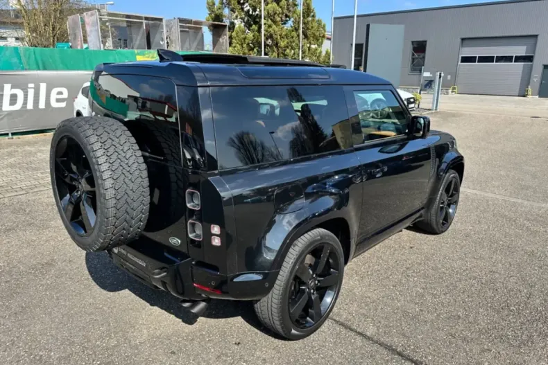 Land Rover Defender din 2022 cu 45.000 km - oferta LAN177080 - foto 3