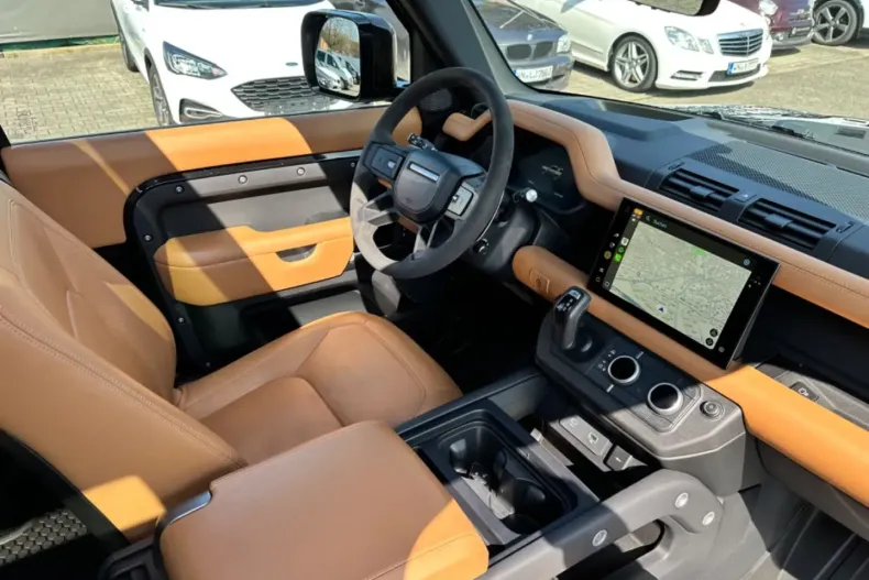 Land Rover Defender din 2022 cu 45.000 km - oferta LAN177080 - foto 10