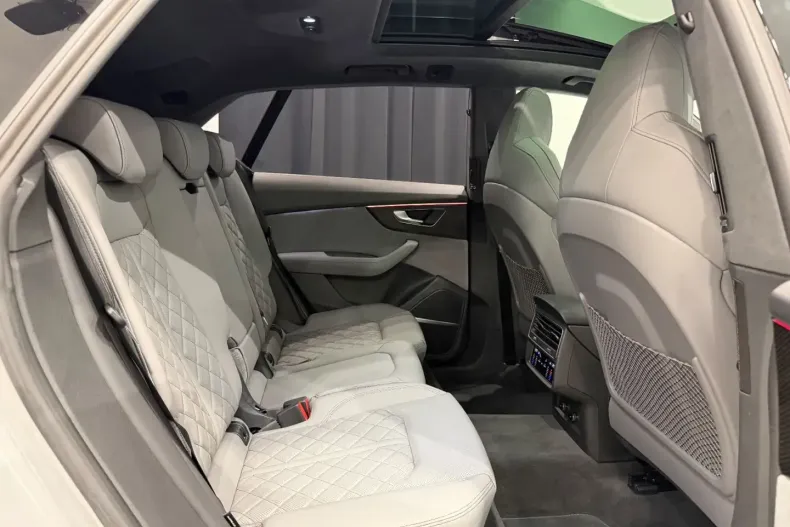 Audi SQ8 din 2022 cu 36.000 km - oferta AUD177082 - foto 24