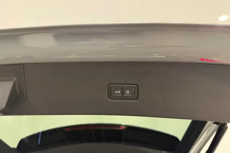 Audi SQ8 din 2022 cu 36.000 km - oferta AUD177082 - foto 37