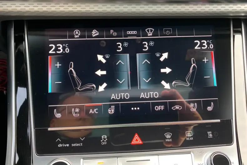 Audi Q8 din 2025 cu 7.500 km - oferta AUD177084 - foto 7