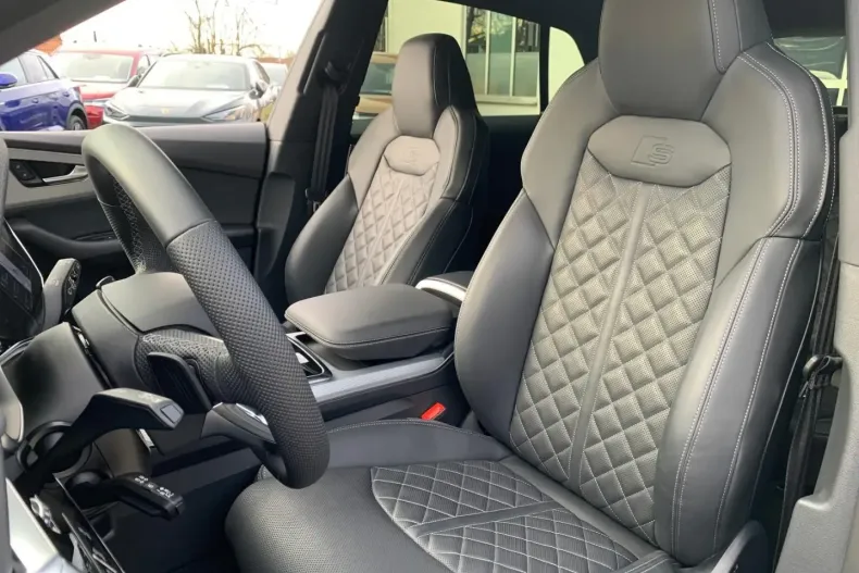 Audi Q8 din 2025 cu 7.500 km - oferta AUD177084 - foto 13