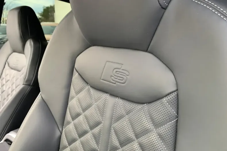 Audi Q8 din 2025 cu 7.500 km - oferta AUD177084 - foto 16