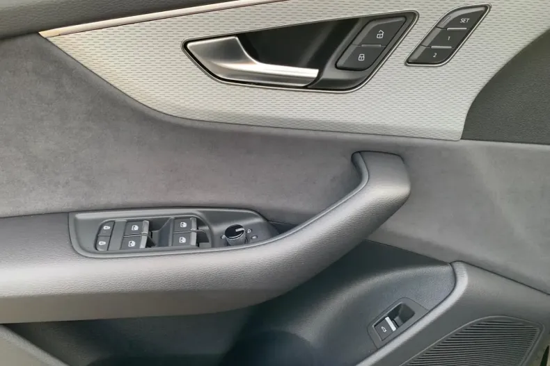 Audi Q8 din 2025 cu 7.500 km - oferta AUD177084 - foto 17