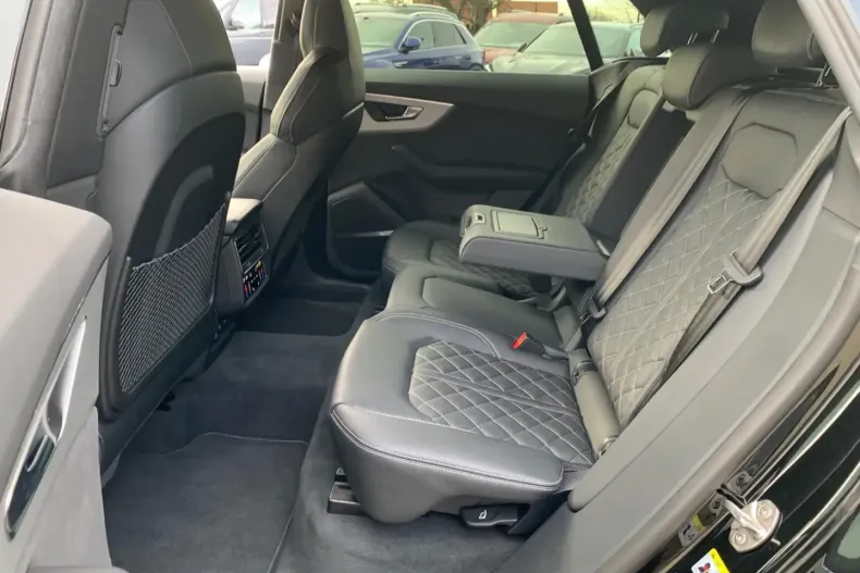 Audi Q8 din 2025 cu 7.500 km - oferta AUD177084 - foto 24