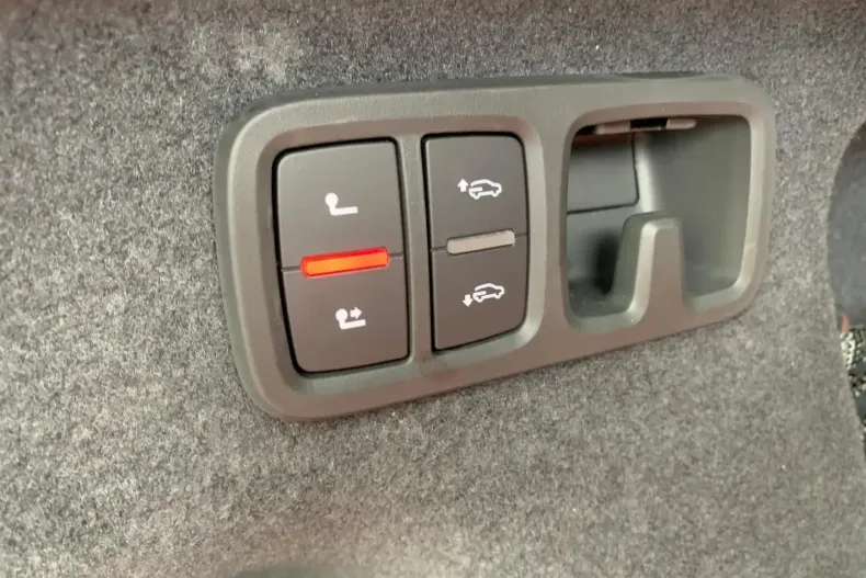 Audi Q8 din 2025 cu 7.500 km - oferta AUD177084 - foto 28