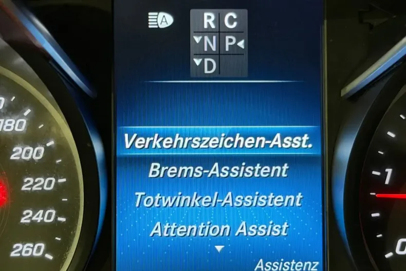 Mercedes-Benz V 300 din 2021 cu 70.000 km - oferta MER177086 - foto 28