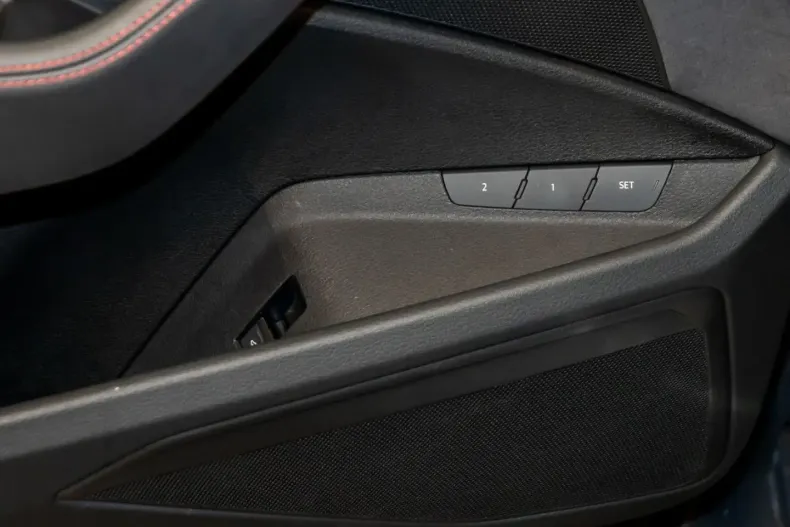 Audi Q8 din 2023 cu 48.119 km - oferta AUD177087 - foto 13