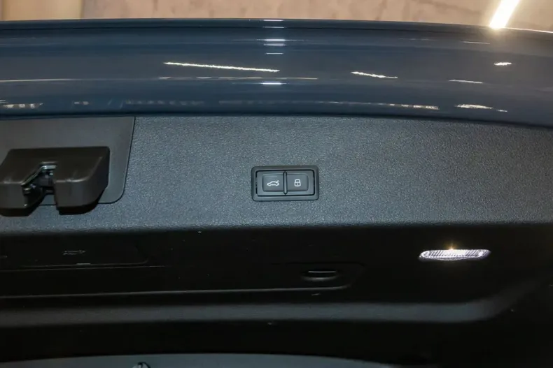 Audi Q8 din 2023 cu 48.119 km - oferta AUD177087 - foto 19