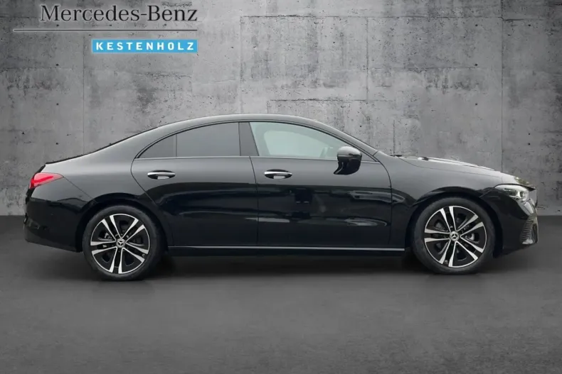 Mercedes-Benz CLA 200 din 2024 cu 16.500 km - oferta MER177101 - foto 3