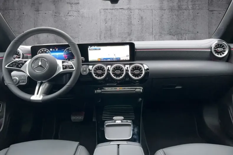 Mercedes-Benz CLA 200 din 2024 cu 16.500 km - oferta MER177101 - foto 9