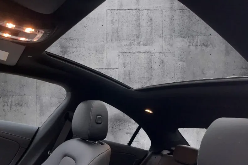 Mercedes-Benz CLA 200 din 2024 cu 16.500 km - oferta MER177101 - foto 17