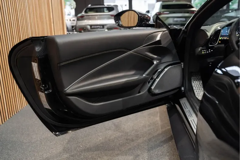 Ferrari Roma din 2024 cu 8.824 km - oferta FER177107 - foto 6