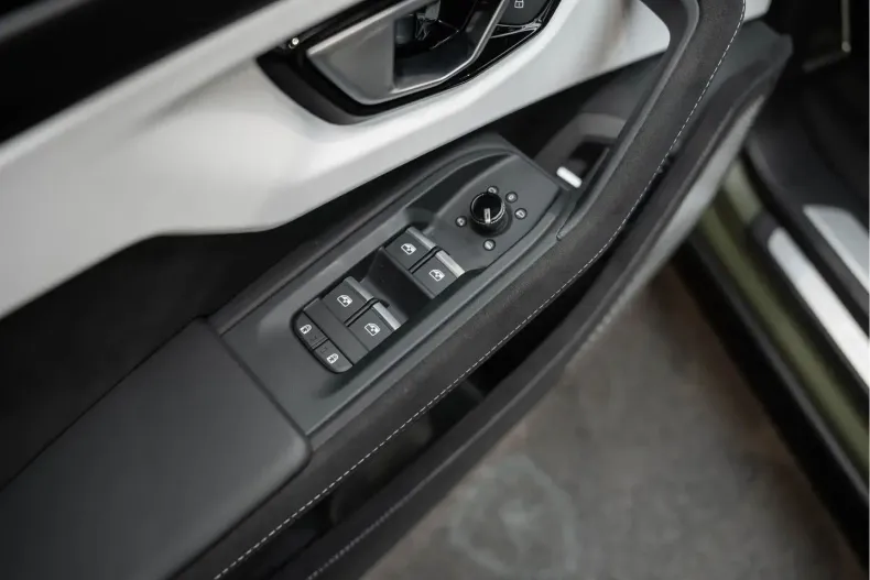 Lamborghini Urus din 2023 cu 29.996 km - oferta LAM177108 - foto 28