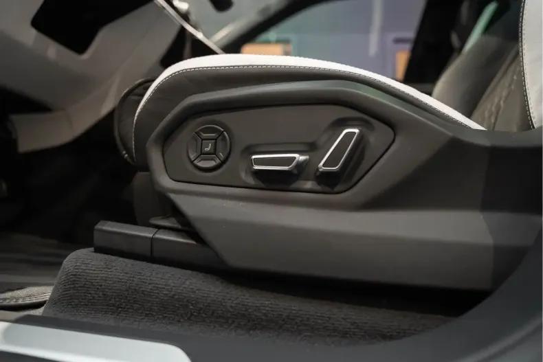 Lamborghini Urus din 2023 cu 29.996 km - oferta LAM177108 - foto 32