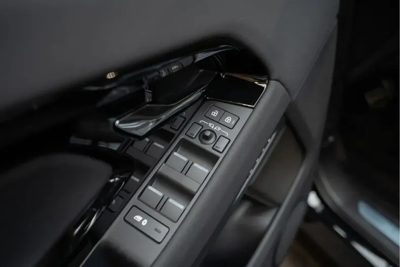 Land Rover Range Rover Evoque din 2025 cu 1.098 km - oferta LAN177109 - foto 22