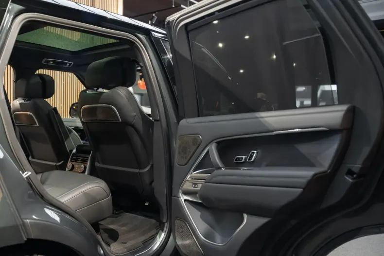 Land Rover Range Rover din 2024 cu 19.945 km - oferta LAN177111 - foto 12