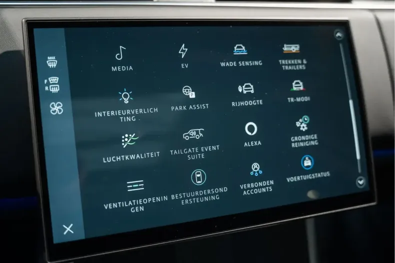 Land Rover Range Rover din 2024 cu 19.945 km - oferta LAN177111 - foto 37