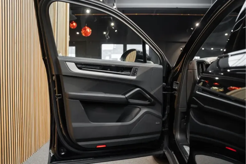 Porsche Cayenne din 2024 cu 24.923 km - oferta POR177122 - foto 6