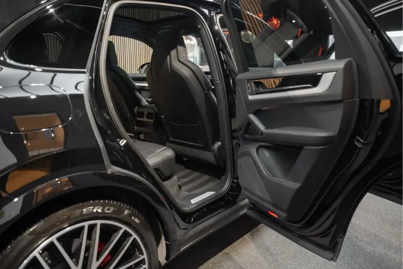 Porsche Cayenne din 2024 cu 24.923 km - oferta POR177122 - foto 12