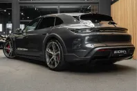 Porsche Taycan din 2023 cu 26.800 km - oferta POR177124 - foto 2