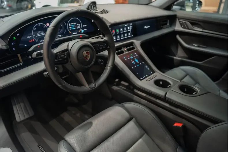 Porsche Taycan din 2023 cu 26.800 km - oferta POR177124 - foto 7