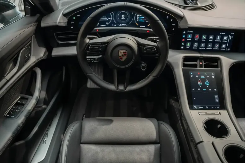 Porsche Taycan din 2023 cu 26.800 km - oferta POR177124 - foto 8