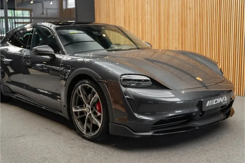 Porsche Taycan din 2023 cu 26.800 km - oferta POR177124 - foto 12