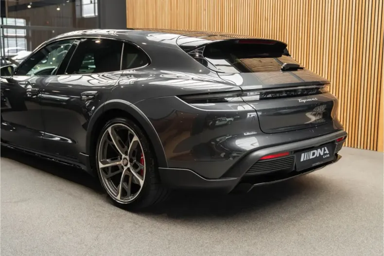 Porsche Taycan din 2023 cu 26.800 km - oferta POR177124 - foto 13