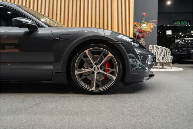 Porsche Taycan din 2023 cu 26.800 km - oferta POR177124 - foto 14