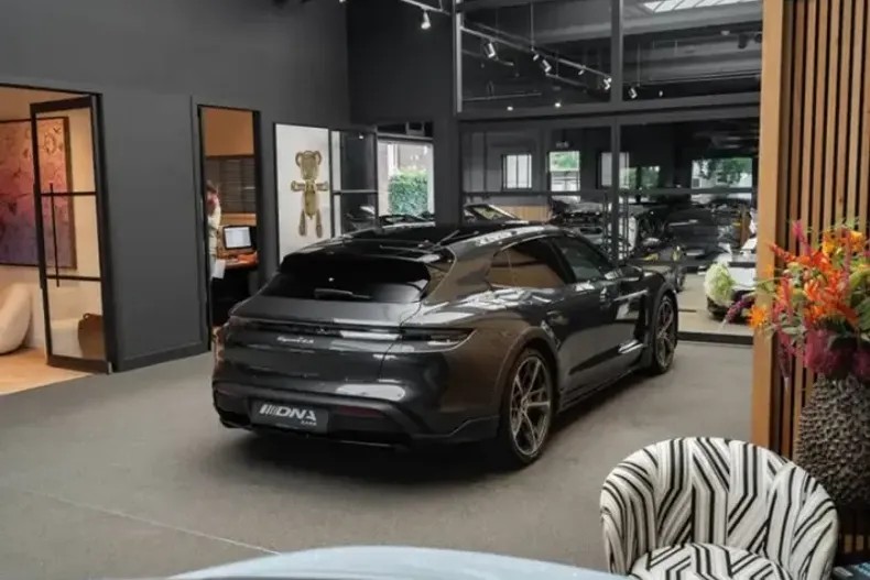 Porsche Taycan din 2023 cu 26.800 km - oferta POR177124 - foto 22