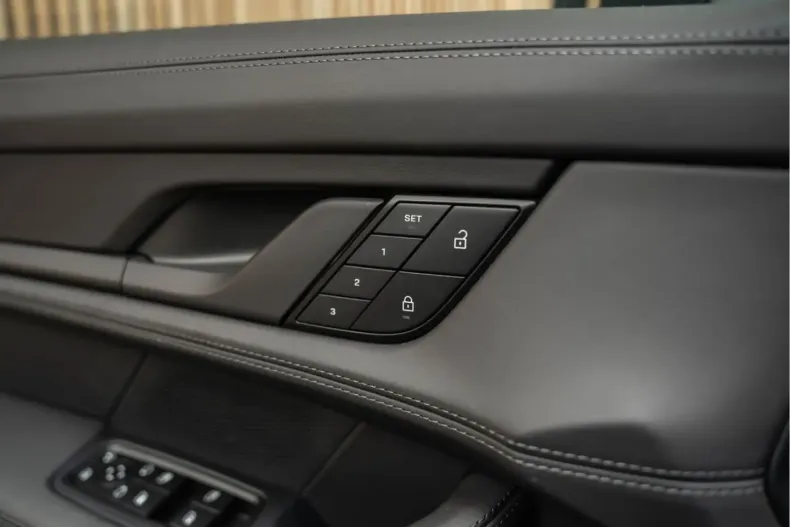 Porsche Taycan din 2023 cu 26.800 km - oferta POR177124 - foto 27