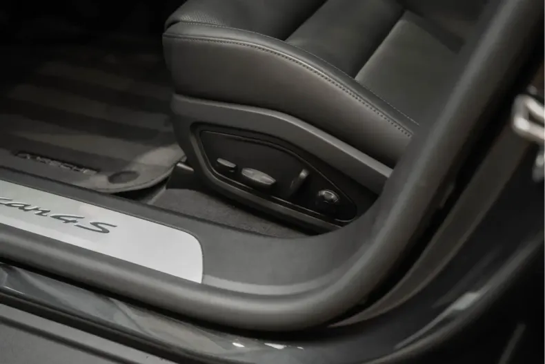 Porsche Taycan din 2023 cu 26.800 km - oferta POR177124 - foto 30