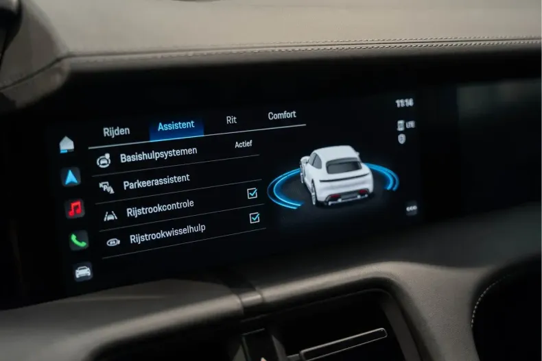 Porsche Taycan din 2023 cu 26.800 km - oferta POR177124 - foto 38