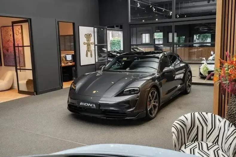 Porsche Taycan din 2023 cu 26.800 km - oferta POR177124 - foto 46