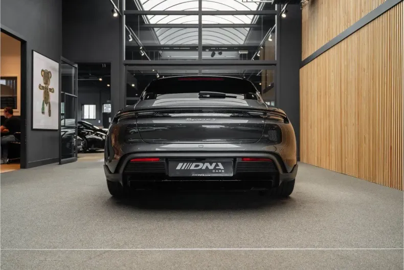 Porsche Taycan din 2023 cu 26.800 km - oferta POR177124 - foto 49