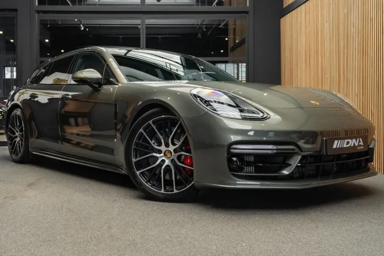 Porsche Panamera din 2023 cu 69.287 km - oferta POR177125 - foto 1