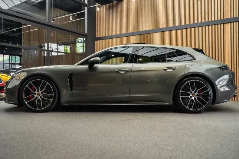 Porsche Panamera din 2023 cu 69.287 km - oferta POR177125 - foto 4