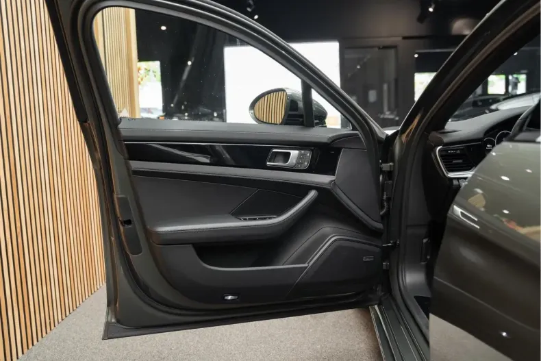 Porsche Panamera din 2023 cu 69.287 km - oferta POR177125 - foto 6