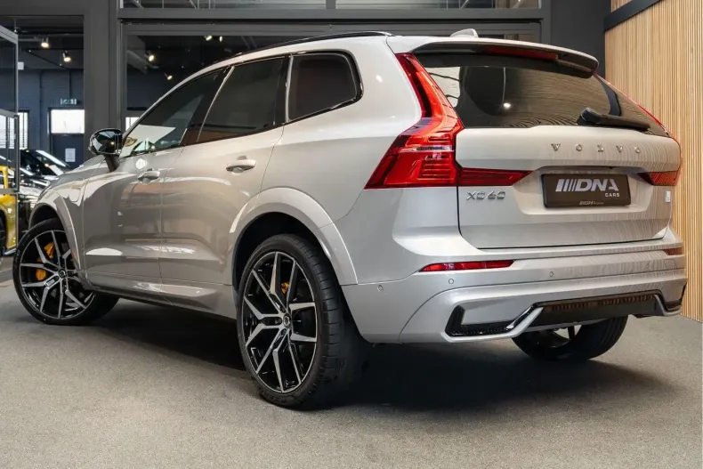 Volvo XC60 din 2024 cu 17.539 km - oferta VOL177126 - foto 2